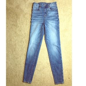 Women’s American Eagle Outfitters Jeans.